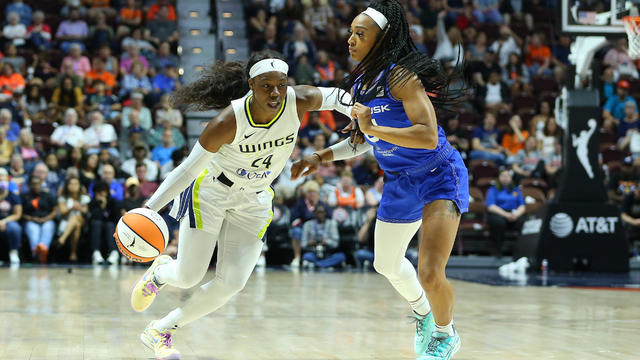 WNBA: AUG 18 Dallas Wings at Connecticut Sun 