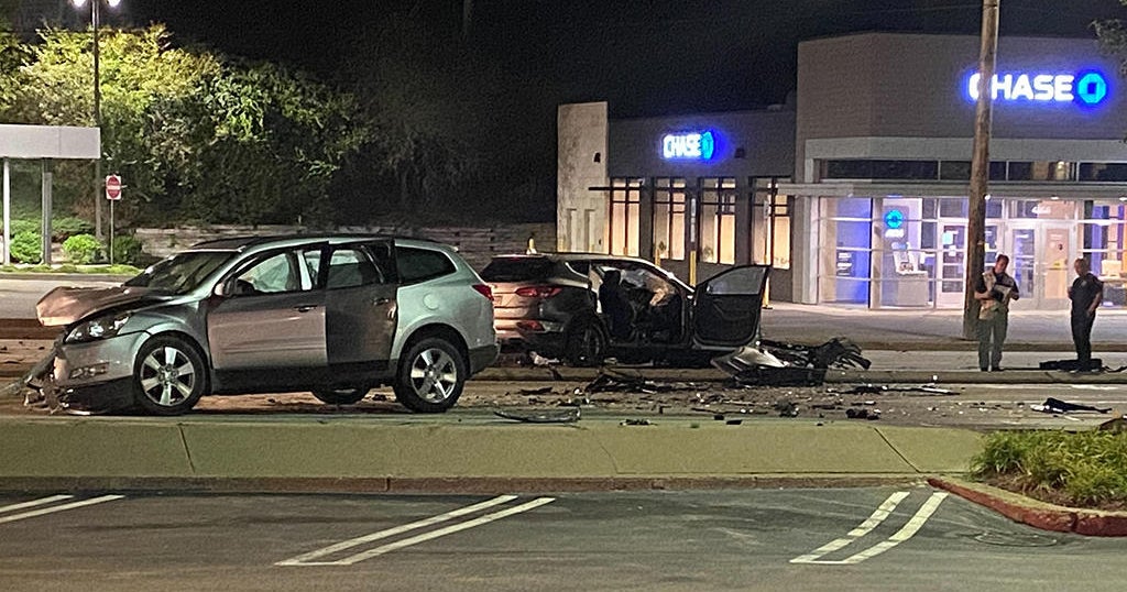 2 people taken to the hospital after violent crash on McKnight Road