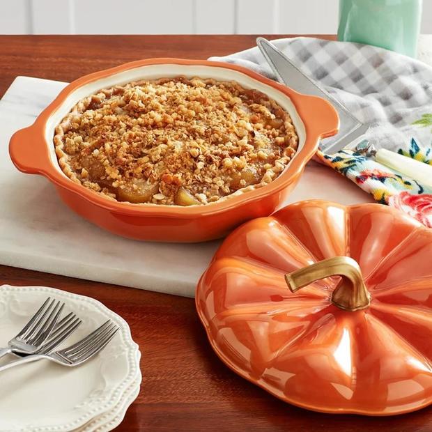 The Pioneer Woman 10-Inch Ceramic Pumpkin Pie Plate with Lid 