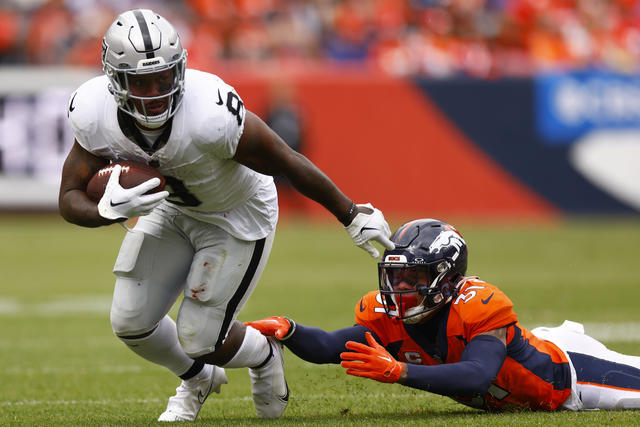 Denver Broncos linebacker Frank Clark (55) tackles Las Vegas