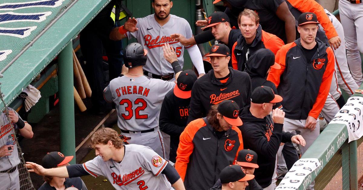 Baltimore Orioles hang on to beat Red Sox 13-12 at Fenway Park