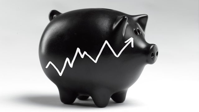 Piggy bank with graph going up 