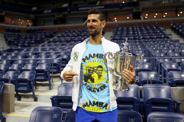 Novak Djokovic honors the late Kobe Bryant after his 24th Grand Slam win