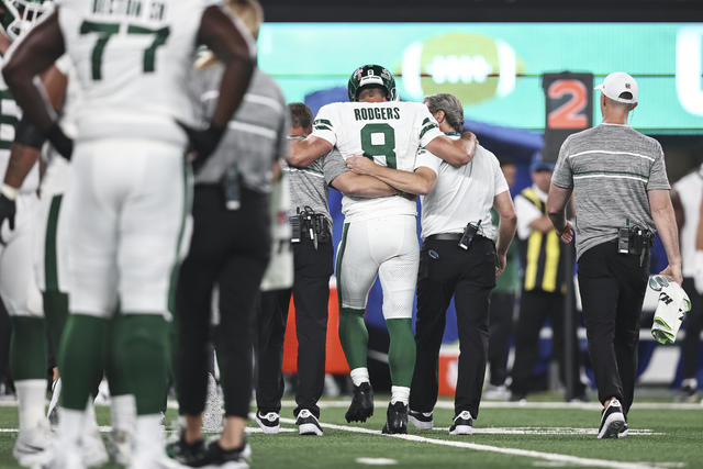 Aaron Rodgers Out for First New York Jets Season on Achilles Injury -  Bloomberg