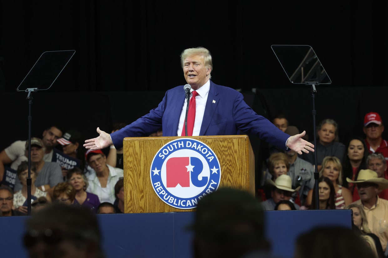 Fulton County judge rules all 19 defendants in Trump RICO case cannot ...