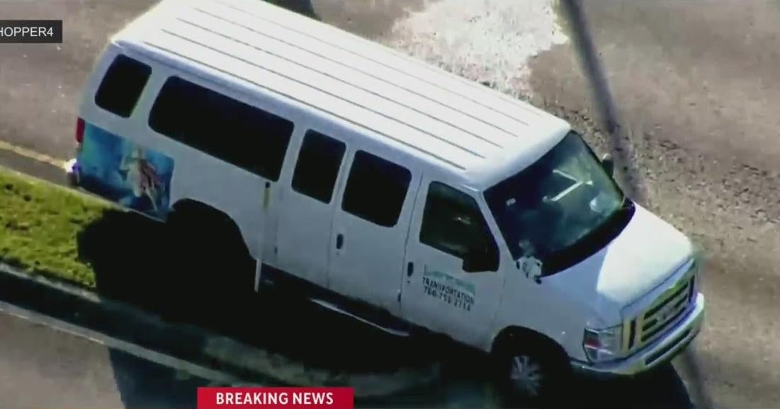 School van carrying several kids crashes into motor vehicle in SW Miami-Dade auto School van carrying several kids crashes into motor vehicle in SW Miami-Dade auto
