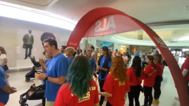 walk to defeat als at mall of america 