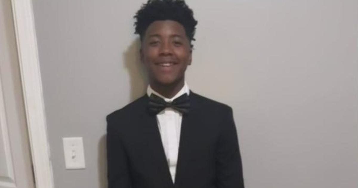 Teen killed after south suburban football game - CBS Chicago