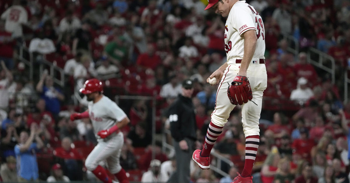 Realmuto homers twice vs old team, Phillies beat Marlins 6-1