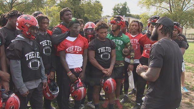 Philadelphia Eagles D'Andre Swift surprises a high school football