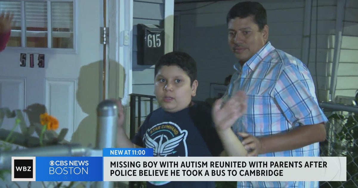 Missing boy with autism reunited with parents in Chelsea - CBS Boston