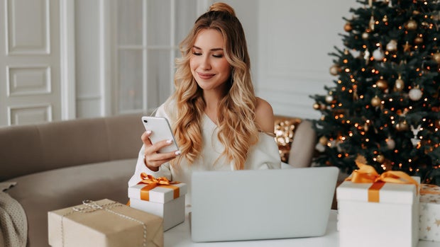 woman christmas shopping