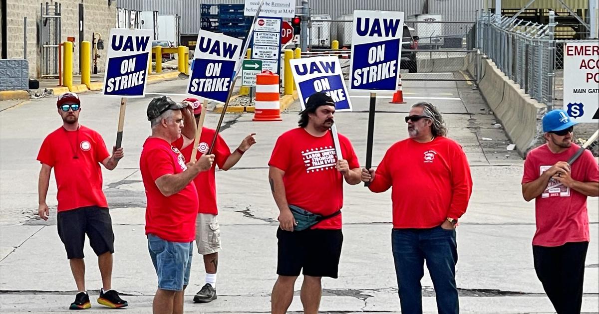 UAW widening strike against GM and Stellantis