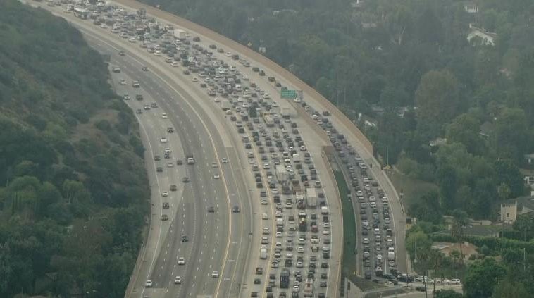 Major backups on 405 Freeway after deadly crash - CBS Los Angeles