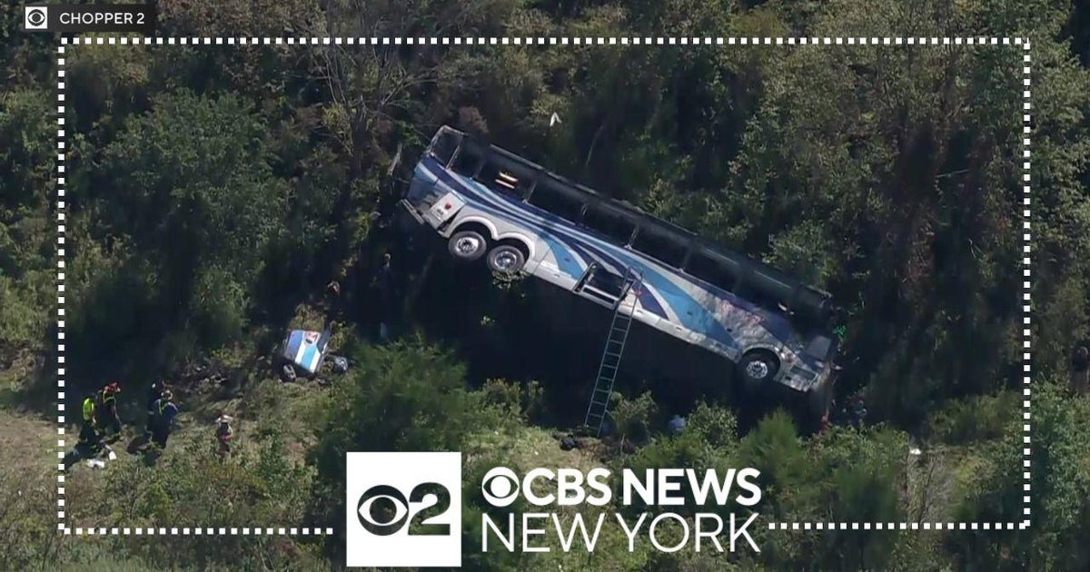 NTSB investigators arrive on scene of deadly Farmingdale H.S. bus crash