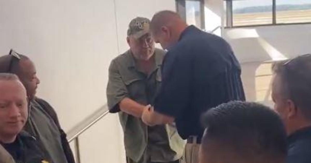 A Louisiana fugitive was captured in Mexico after 32 years on the run — and laughs as he's handcuffed