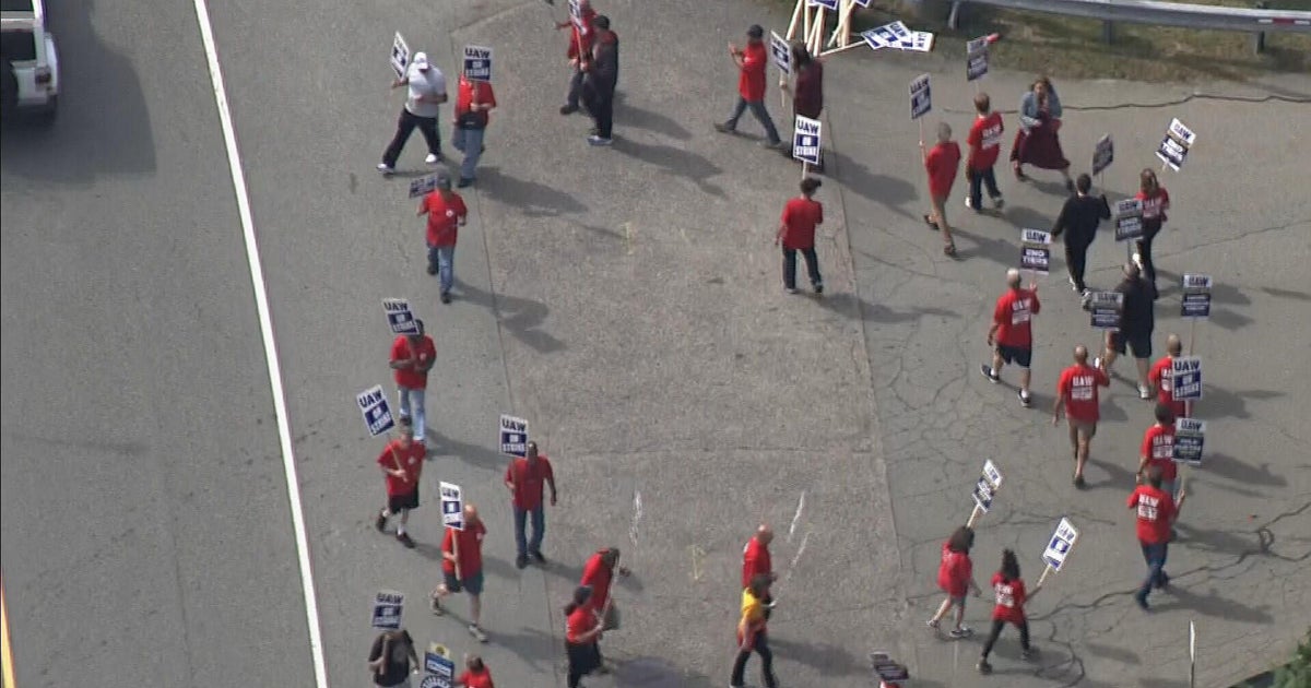 Mansfield parts distribution center now part of expanded UAW strike against GM and Stellantis - Vimarsana News