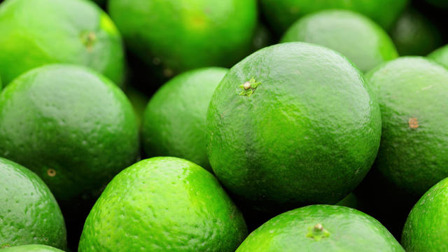 green citrus fruit 