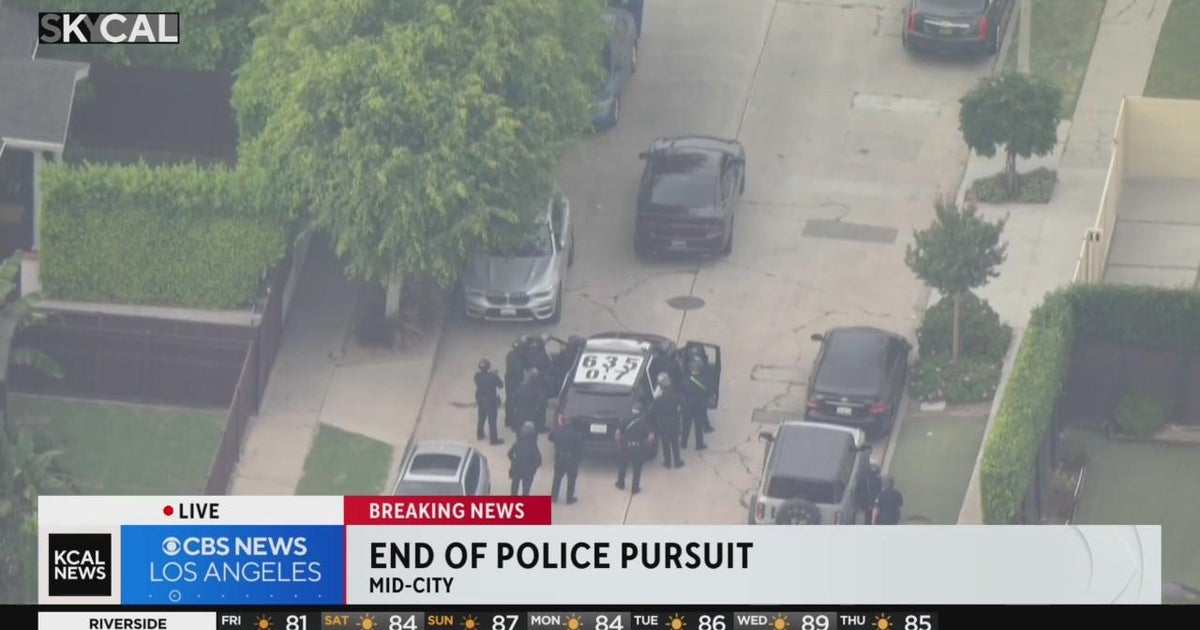Police engaged in standoff with pursuit suspect in Mid-City - CBS Los ...