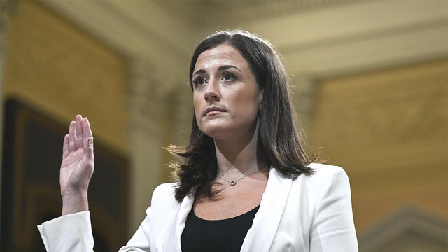 cassidy-hutchinson-swearing-in.jpg 