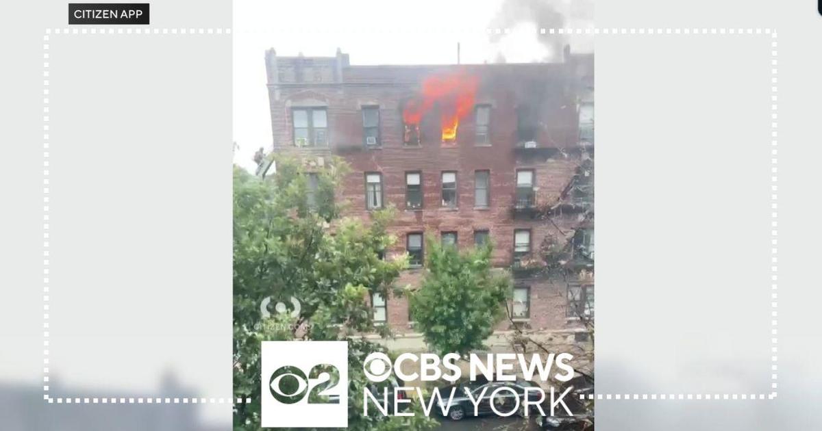 5 Injured In Brooklyn Apartment Building Fire - CBS New York