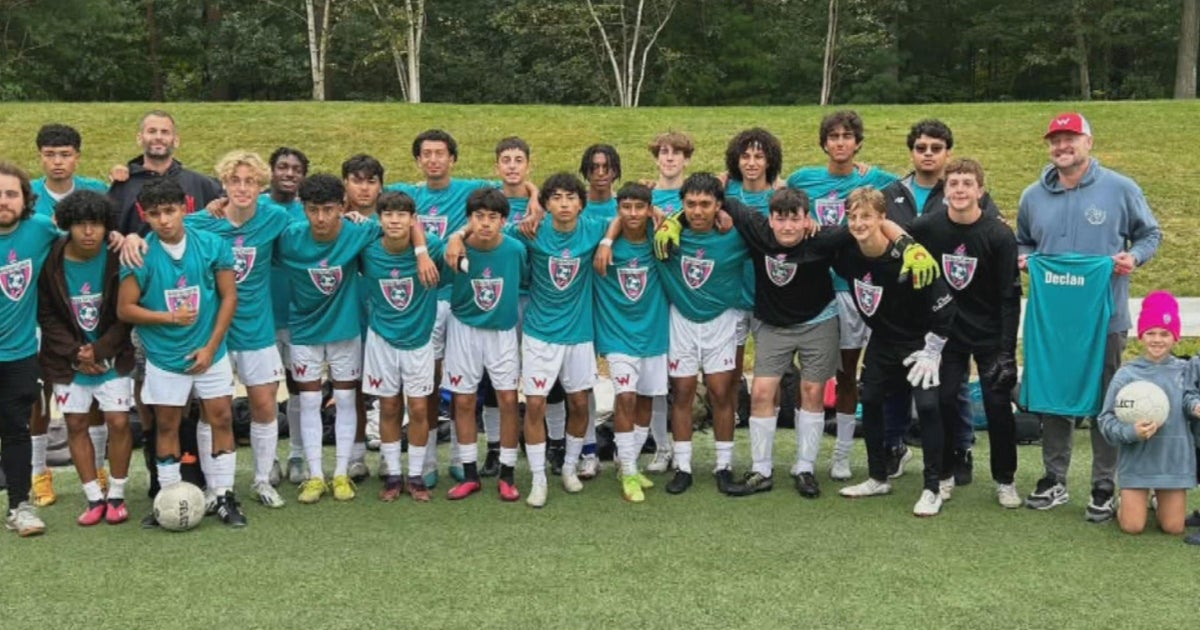 Waltham soccer team honors 3yearold son of WBZ meterologist Sarah Wroblewski in his cancer fight Waltham soccer team honors 3yearold son of WBZ meterologist Sarah Wroblewski in his cancer fight