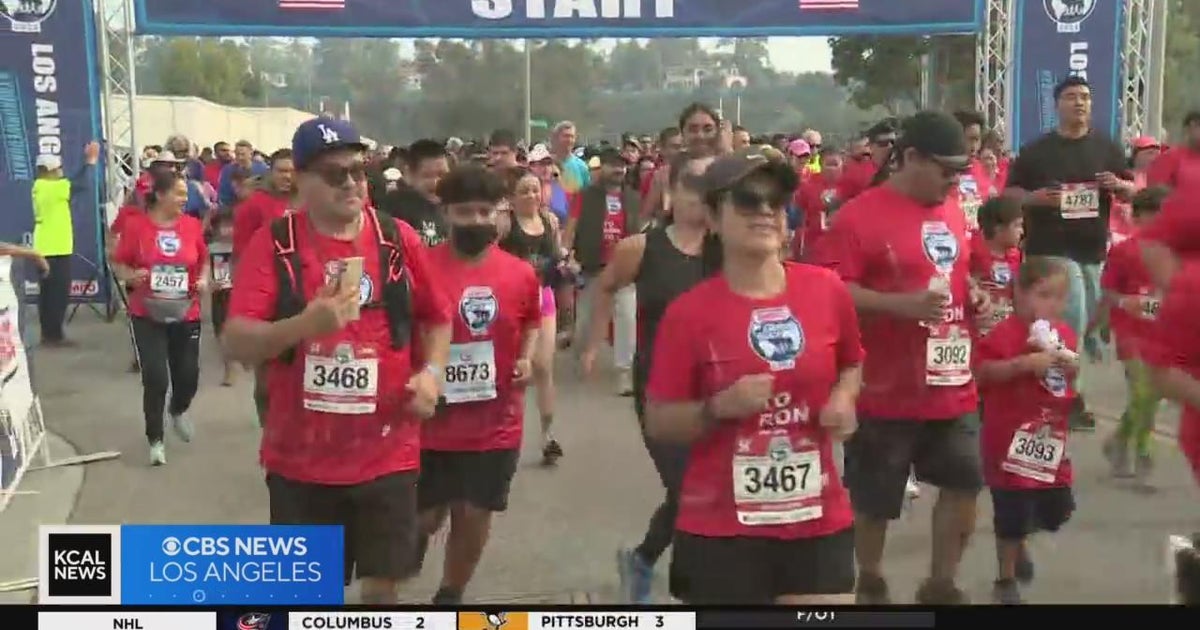 Students Run LA hits Coliseum to train for LA Marathon CBS Los Angeles
