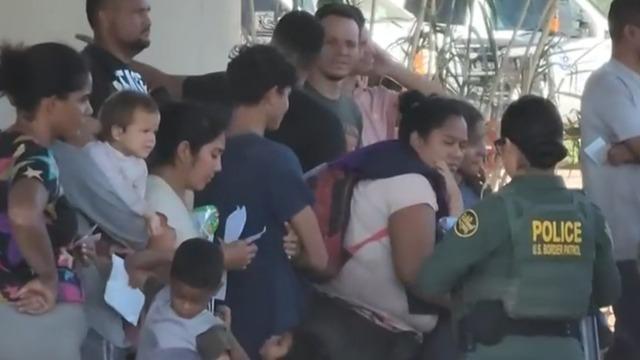 cbsn-fusion-mexico-to-deport-central-american-migrants-waiting-to-enter-us-thumbnail-2318577-640x360.jpg 