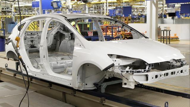 cbsn-fusion-how-electric-vehicles-factor-into-uaw-negotiations-thumbnail-2322053-640x360.jpg 