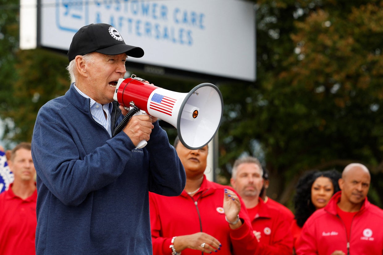 United Auto Workers endorses Biden's reelection bid - CBS News