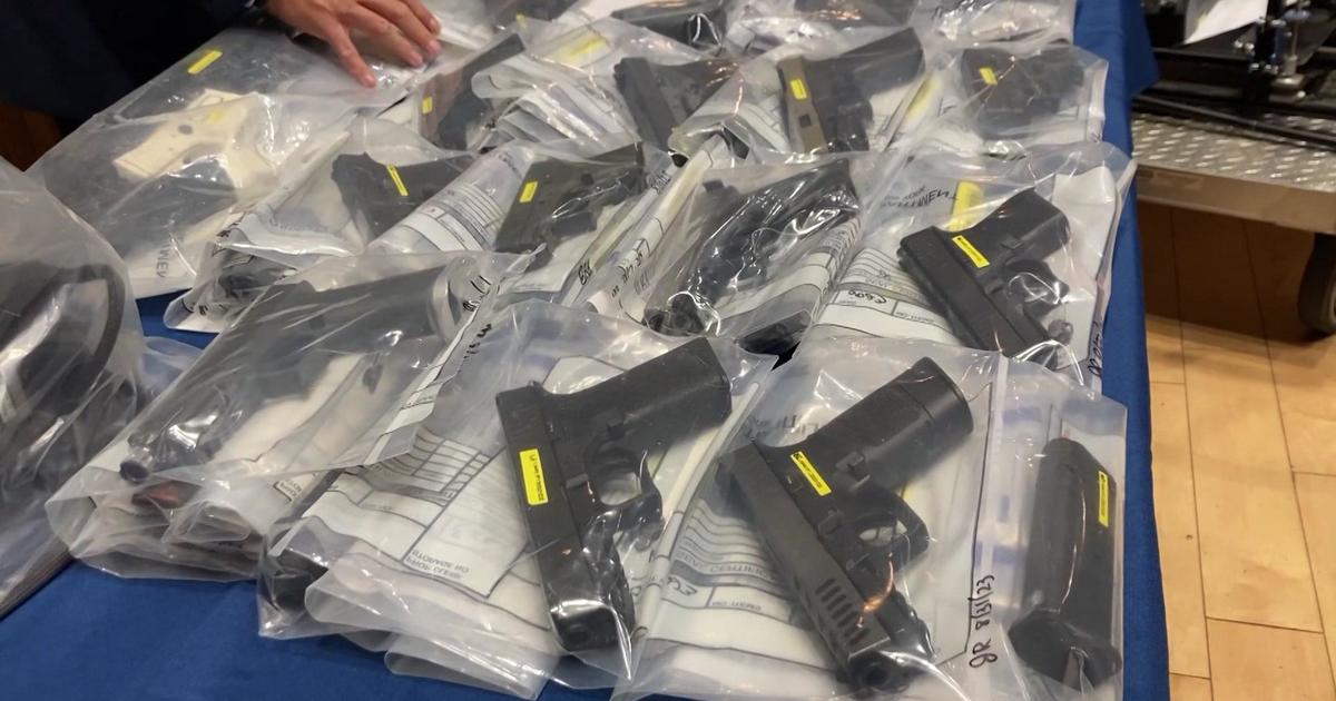 Полицията: Призрачни пистолети и 3D принтери за направата им са открити в дневна градина в Харлем