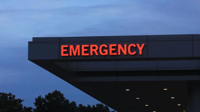 Hospital emergency room entrance sign 