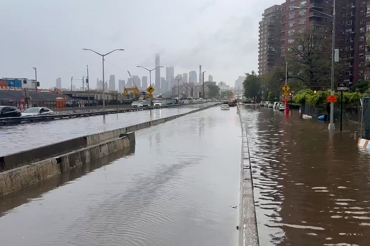 Flooding leaves parts of New York City underwater