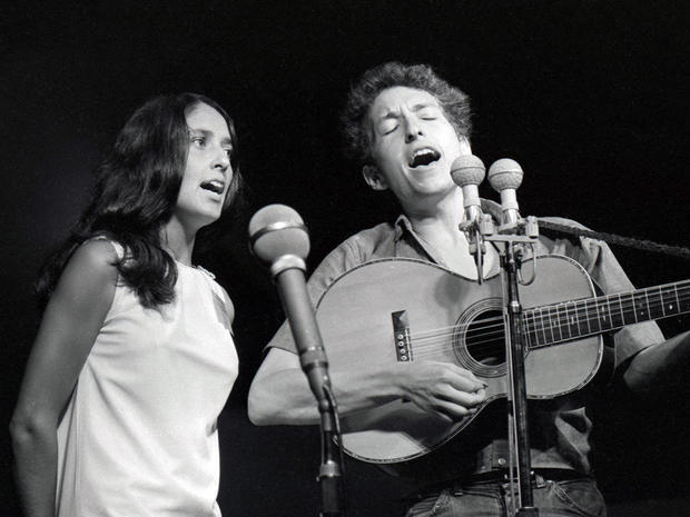 Bob Dylan and Joan Baez at the 1963 Newport Folk Festival 