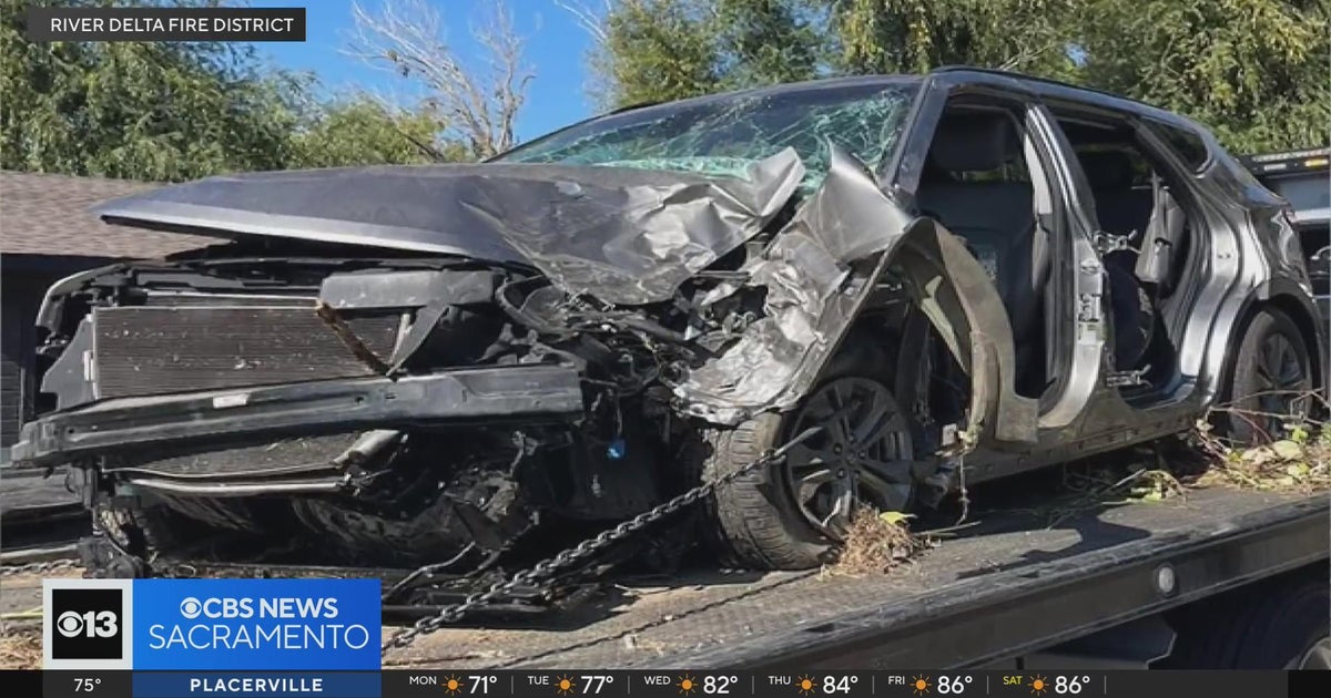 Pedestrian dies after being hit by car in Sacramento County - CBS ...