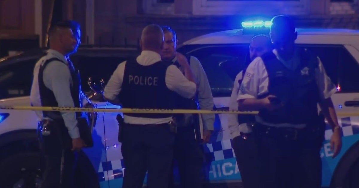 Man found shot dead near Chicago Police headquarters - CBS Chicago
