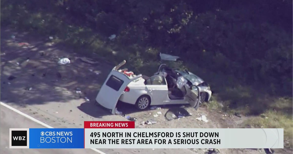 Route 495 north shut down in Chelmsford after head-on crash - CBS Boston