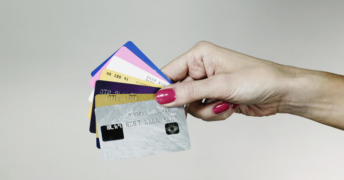 Лихвените проценти по кредитните карти скочиха до нива които обикновено