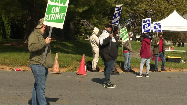 uaw-workers-walk-out-of-macungie-mack-truck-plant-after-voting-down-tentative-agreement.jpg 