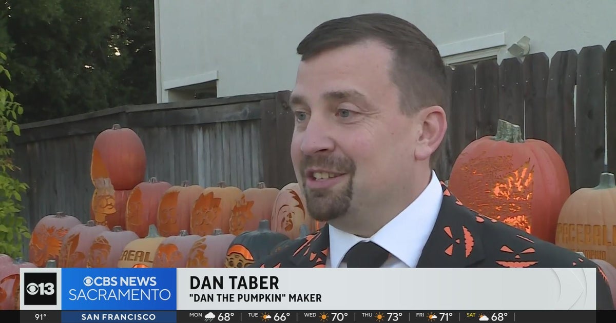 Roseville man using pumpkin carving skills to raise money for charity