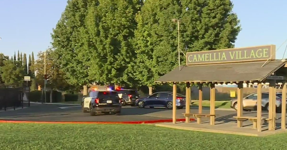 Authorities looking for clues after man found shot to death in South Sacramento