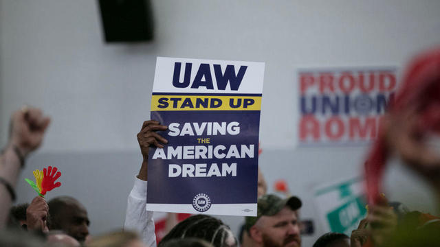 Striking UAW Members Hold Rally At Chicago Union Hall 