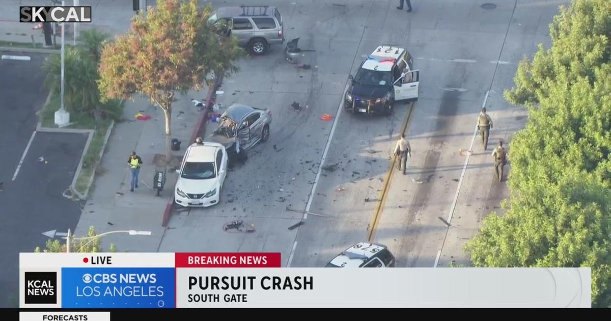 Stolen vehicle pursuit ends in grisly crash in South Gate - CBS Los Angeles