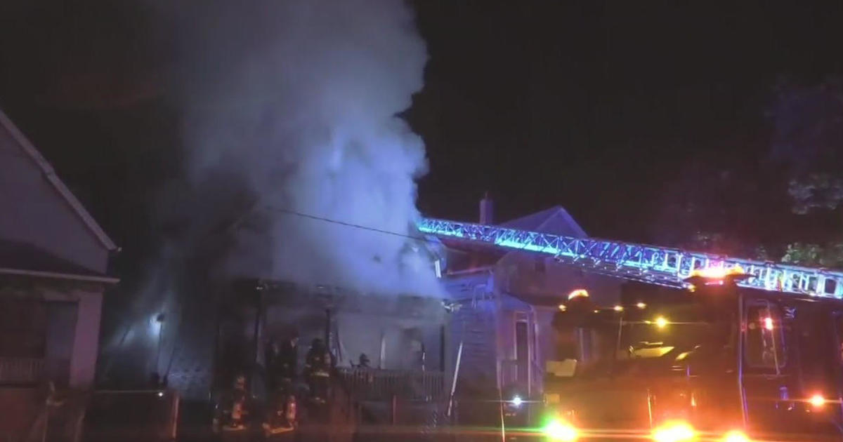 2 People Escape House Fire In Englewood Cbs Chicago