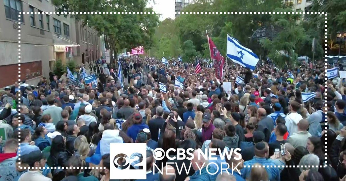 Hundreds gather at pro-Israel rally near United Nations - CBS New York