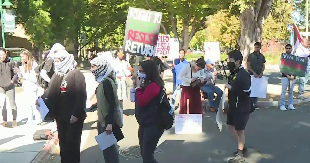 Pro-Palestinian group holds rally on college campus in Sacramento