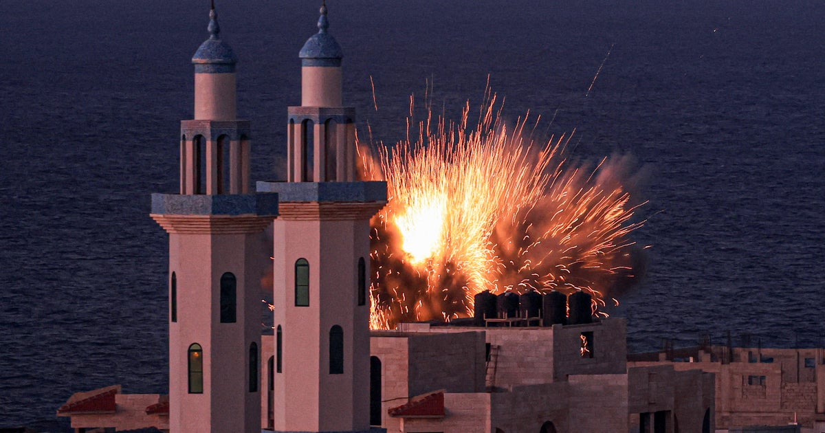 イスラエルは地上侵攻で戦争が激化すると予想し、ガザ北部の住民に自宅から避難するよう指示