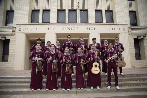 nshs-mariachi2.jpg