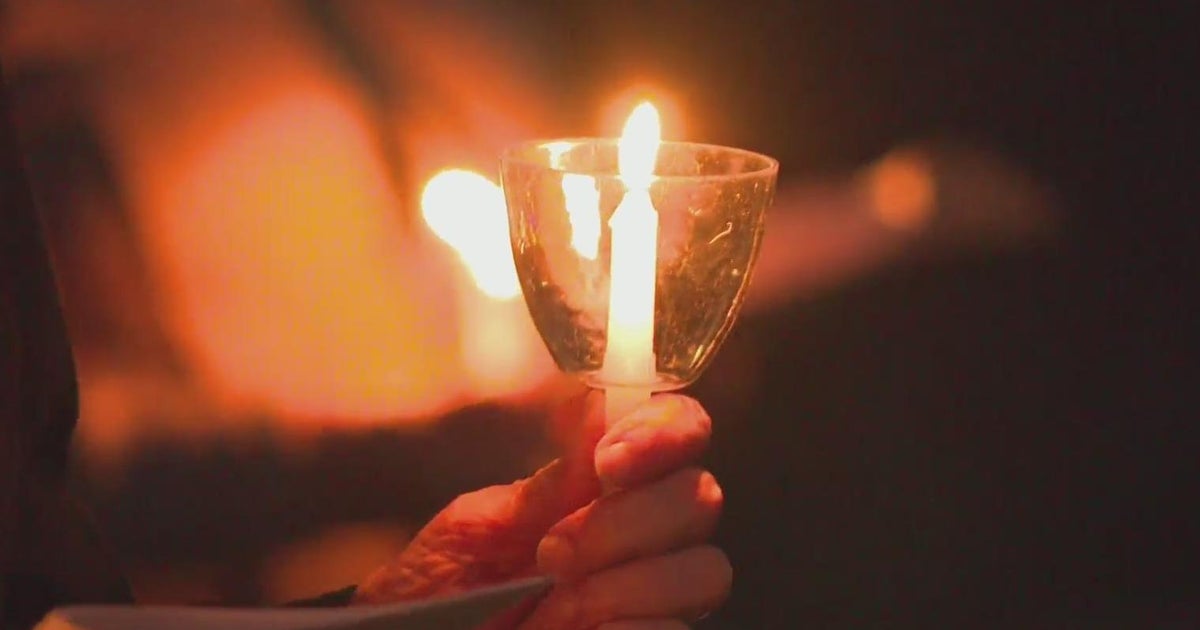 People gather outside Pittsburgh-area church to pray for peace in Israel - Vimarsana News