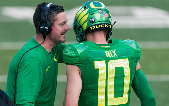 LOOK: Oregon unveils sweet '33' camouflage uniforms for rivalry game 